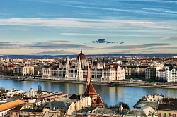 Венгрия открывается для привитых российских туристов 